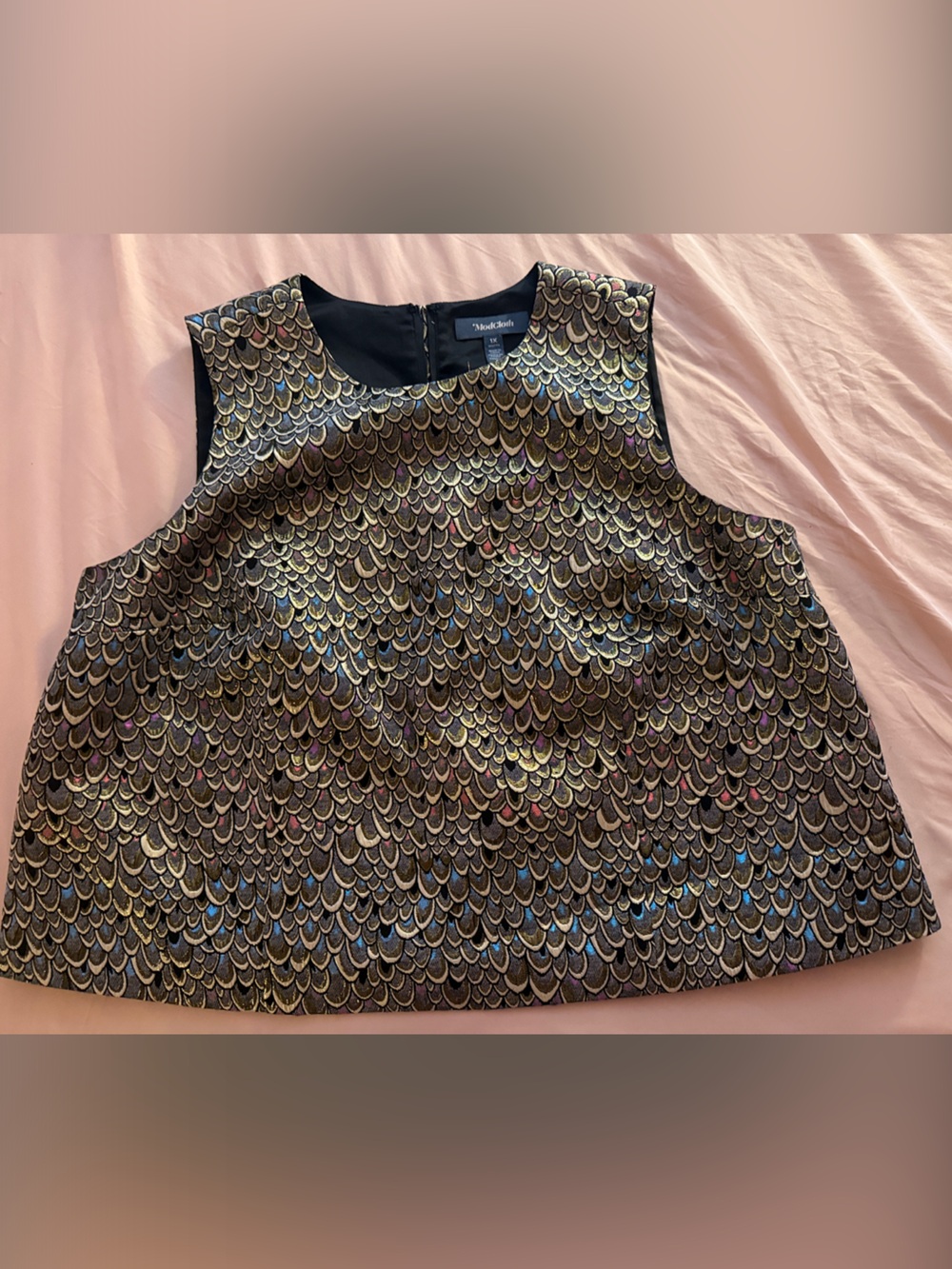 Modcloth Metallic Multicolor Scallop Jacquard Sleeveless Top